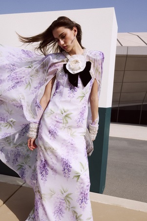 في حفلات الزفاف… أناقة بلا مبالغة