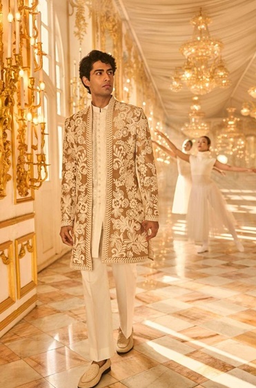 الإطلالات المسائية التي تحلمين بها