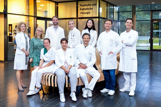 من برلين إلى العالم العربي... الدكتور أوليفر تام يعيد رسم معايير الجمال الطبيعي!