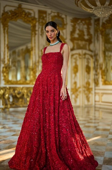 الإطلالات المسائية التي تحلمين بها