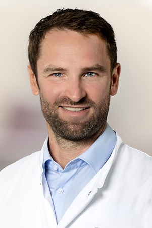 من برلين إلى العالم العربي... الدكتور أوليفر تام يعيد رسم معايير الجمال الطبيعي!