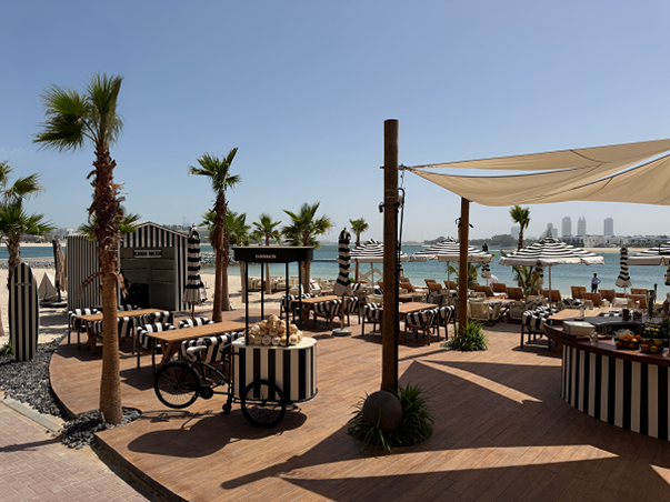 لمسة أنيقة على الشاطئ