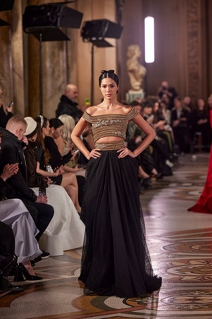 إيلي فغالي يكتب فصلاً جديداً من الأناقة في دار أوبرا باريس