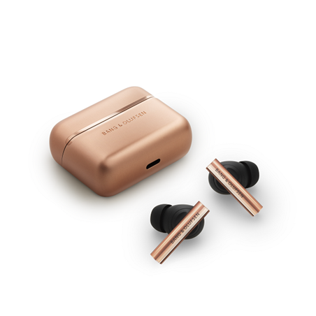 لون عسلي… وصوت أقرب مما تتخيلين