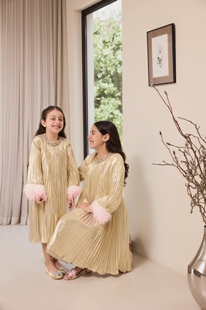 عنوان اللحظات الأخيرة لأجمل ملابس العيد