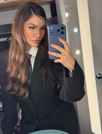 هدية خاصة من جمهور ديميت أوزدمير بعيد ميلادها