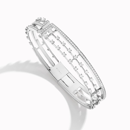 مايلي سايرس متعلقة بمجوهرات مارلي