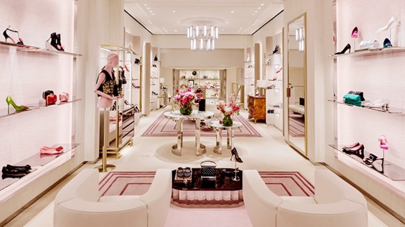 عنوان جديد لروجيه فيفييه في باريس