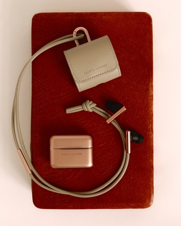 لون عسلي… وصوت أقرب مما تتخيلين