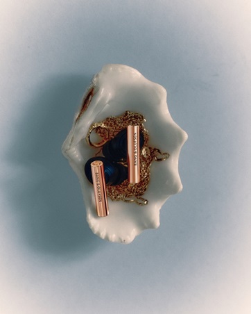 لون عسلي… وصوت أقرب مما تتخيلين