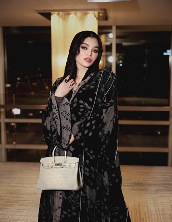 حفلات هيفاء وهبي وإليسا وأصالة بين التأجيل والإلغاء