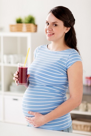 الخروب مشروب رمضاني يعزز صحة حملك بأربع طرق