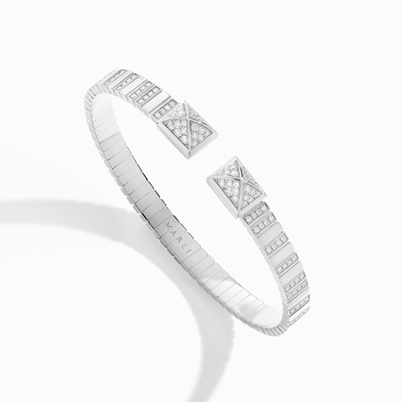 مايلي سايرس متعلقة بمجوهرات مارلي