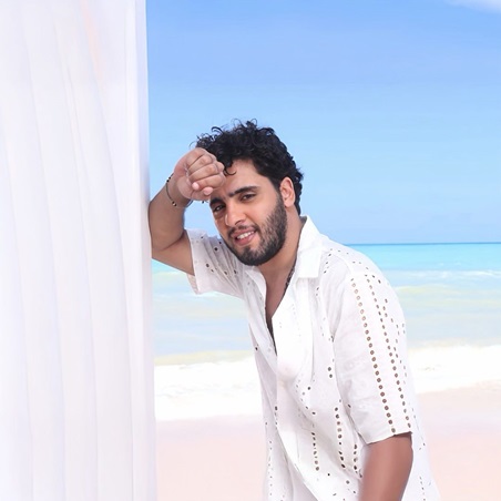 معز علي يطرح 