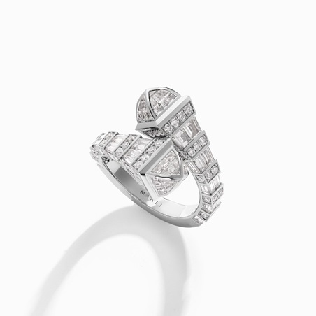 مايلي سايرس متعلقة بمجوهرات مارلي