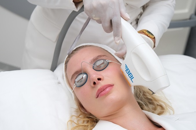 العناية بالبشرة… بشكل مختلف تماماً