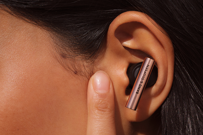 لون عسلي… وصوت أقرب مما تتخيلين