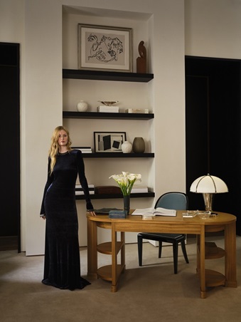 على إيقاع البحر… أناقة تتحرك داخل ميلانو