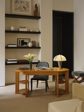 على إيقاع البحر… أناقة تتحرك داخل ميلانو