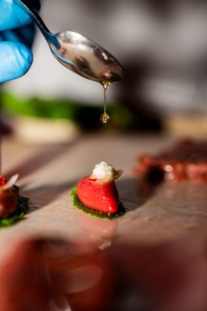 عيشي ليلة لبنانية لا تُنسى في قلب دبي