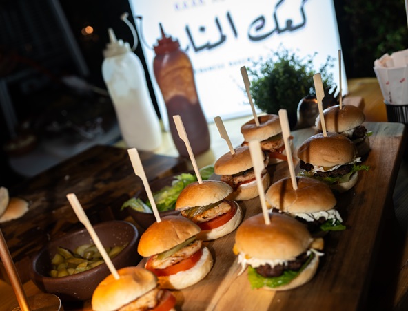 عيشي ليلة لبنانية لا تُنسى في قلب دبي