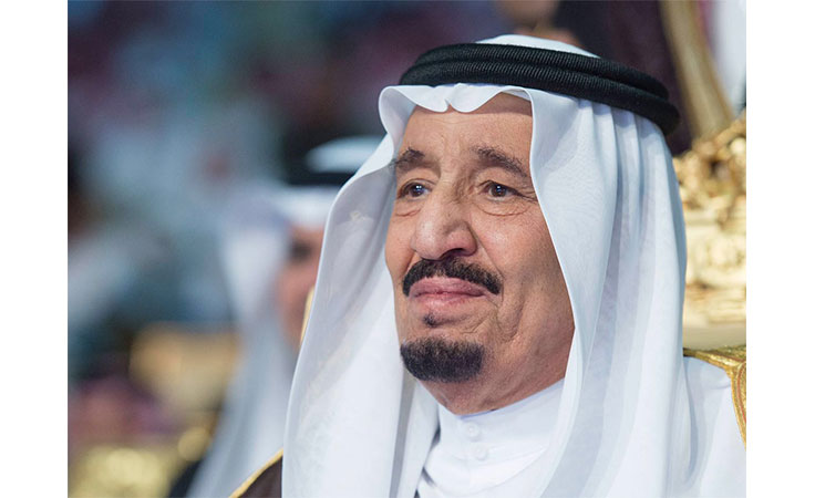 الملك سلمان يمنح مواطنة سعودية وسام الملك عبدالعزيز بعد إنهائها لمعاناة زوجها