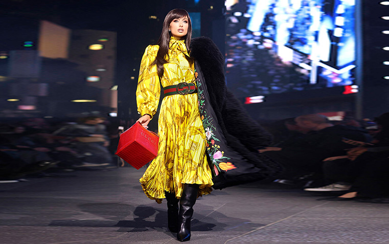 Gucci في تايمز سكوير… عندما تعود الموضة إلى الشارع