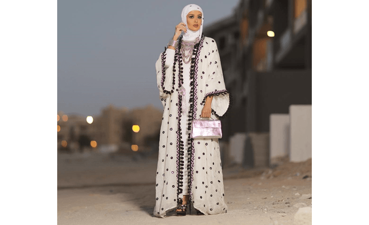 استوحي من أيقونة الموضة الكويتية هذه ستايلك الفخم بالحجاب!