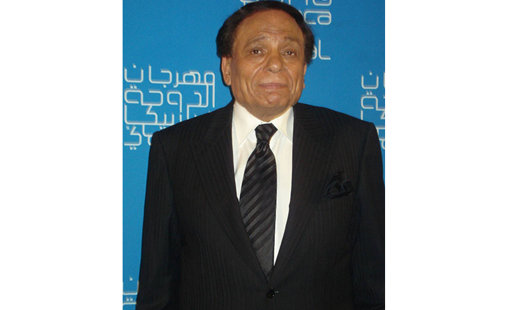 عادل إمام يردّ عبر نواعم على جدل مهرجان قرطاج السينمائي