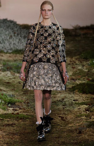 عرض مسرحي من أليكساندر ماكوين