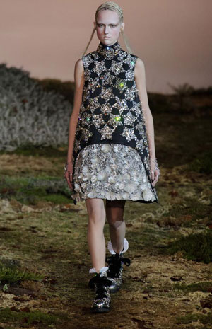 عرض مسرحي من أليكساندر ماكوين