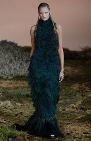 عرض مسرحي من أليكساندر ماكوين