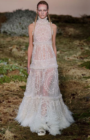 عرض مسرحي من أليكساندر ماكوين