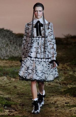 عرض مسرحي من أليكساندر ماكوين