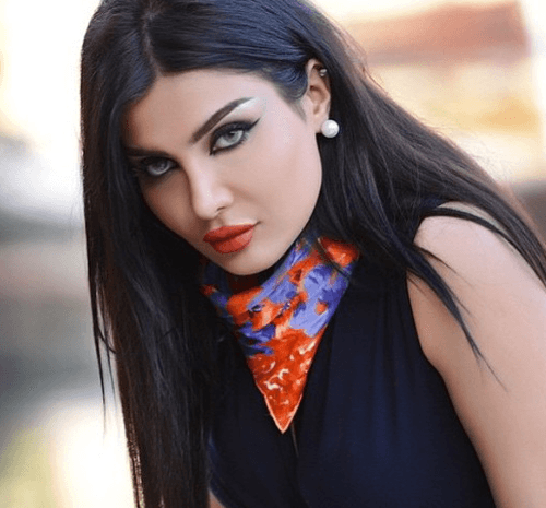 استوحي مكياجكِ القويّ والجريء من أمل العوضي