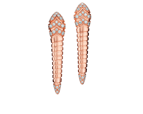 الأنوثة الإيطالية في مجموعة مجوهرات 