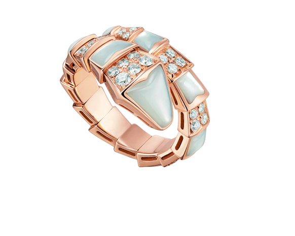 الأنوثة الإيطالية في مجموعة مجوهرات 