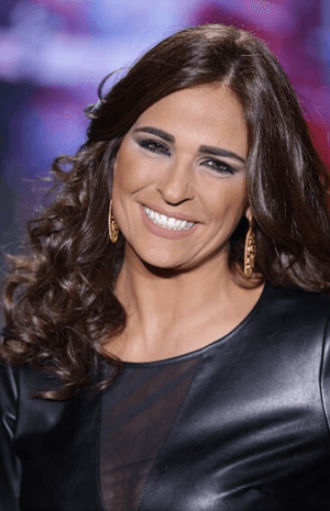 أنابيلا تنقذ 