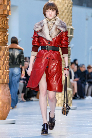 كلوي تمنحنا تصاميم متجددة مستوحاة من أعمال فنية في مجموعة شتاء 2020