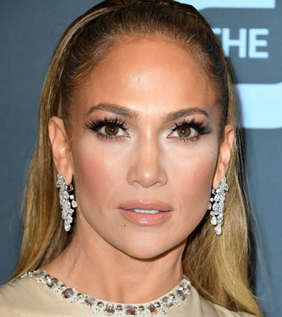 مكياج نجمات Critics’ Choice Awards بين الناعم والعيون الملوّنة