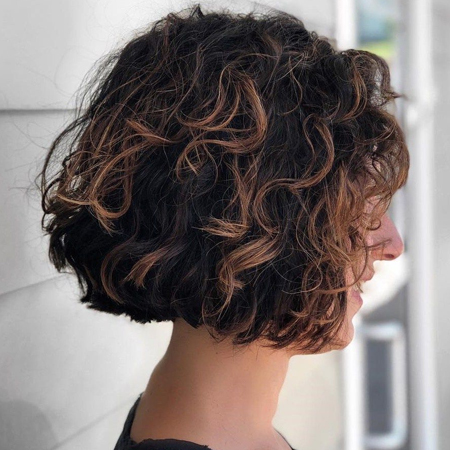 4 طرق تعتمدين فيها قصة bob مع شعرك المجعد