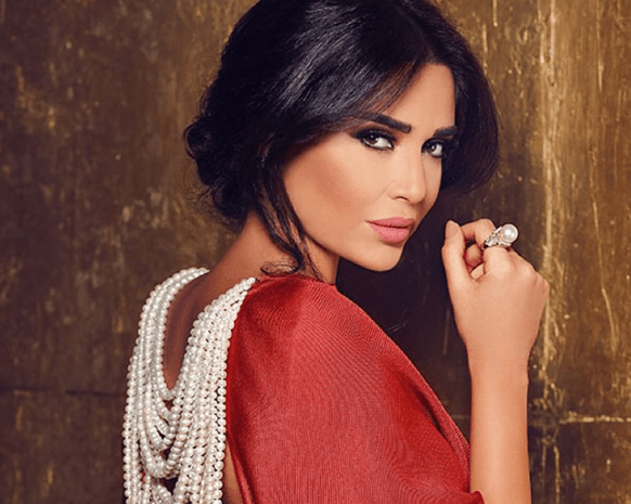 سيرين عبد النور تتقن اختيار تسريحات شعرها