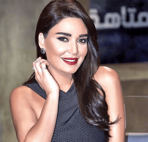 سيرين عبد النور تتقن اختيار تسريحات شعرها