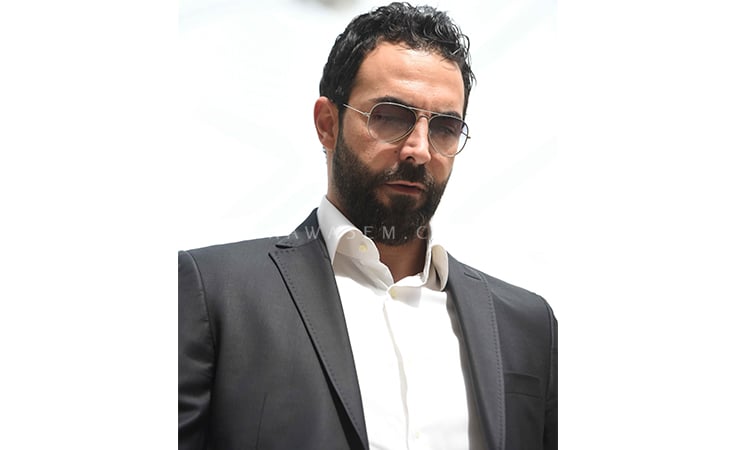 زملاء فارس كرم يواسونه في مصابه الأليم