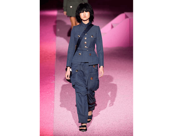 هذه هي صيحات الأزياء في عام 2015