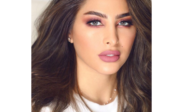 فوز الفهد: من عاشقة للمكياج إلى مدوّنة فمتعاونة مع أهمّ العلامات!