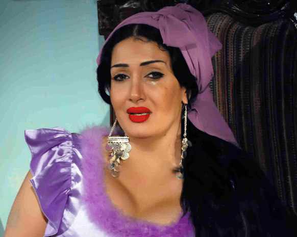 غادة عبد الرازق تستعين بطفل 
