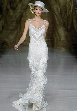 القبعة بدلاً من طرحة الزفاف لإطلالة كلاسيكية جذابة