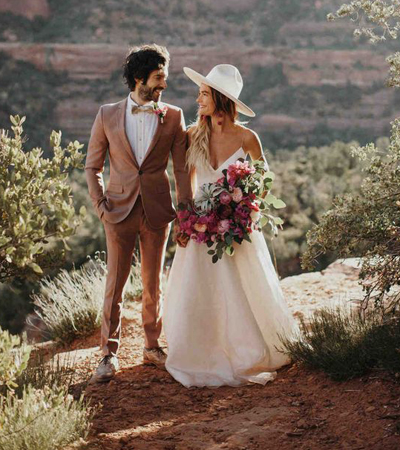 القبعة بدلاً من طرحة الزفاف لإطلالة كلاسيكية جذابة