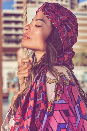 من منصّات العرض ستختارين أكسسوارات الرأس لإطلالتك الصيفية